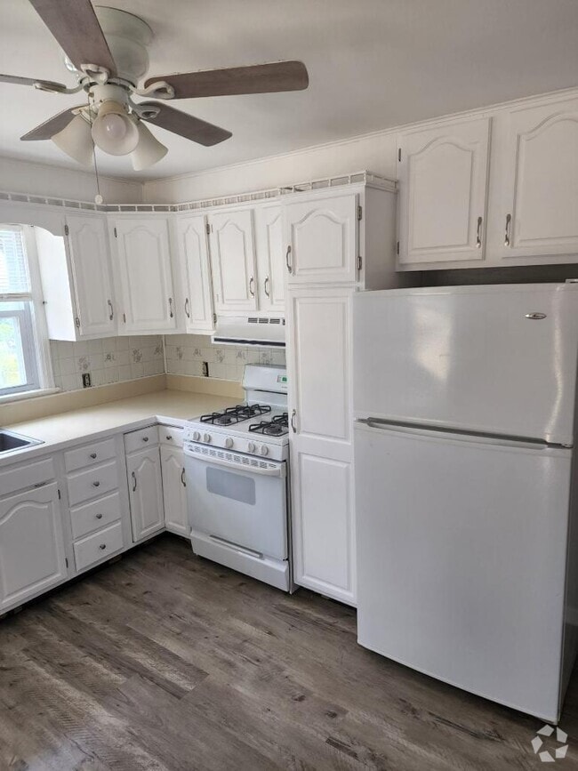 Kitchen - 62 Pollock Rd