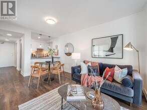 Building Photo - 409-421 Bloor St E