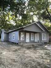 Building Photo - 301 W College St