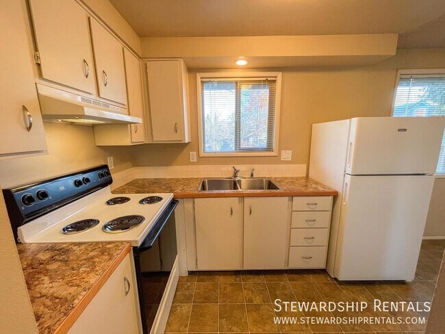 Foto del edificio - 1429 W Broadway