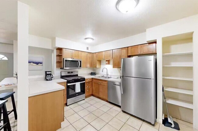 Foto del edificio - 2804 Westhill Dr