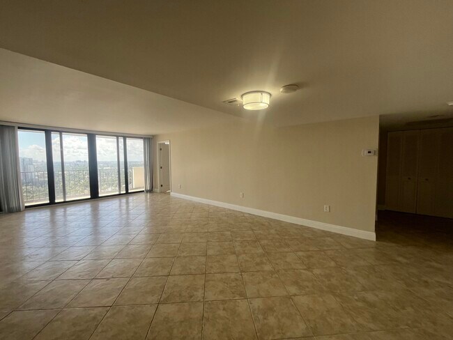 Foto del edificio - 5600 N Flagler Dr