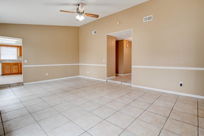Building Photo - 6339 Jennifer Jean Dr
