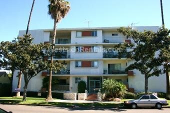 Primary Photo - 240 S Doheny Dr