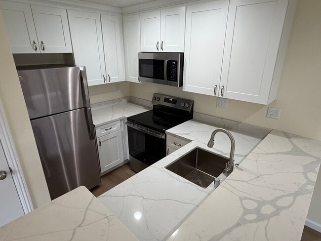 Photo - 43324 Grimmer Blvd Apartment