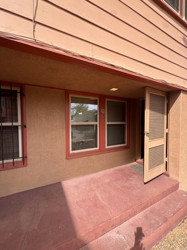 Foto del edificio - 1405 San Carlos Rd SW