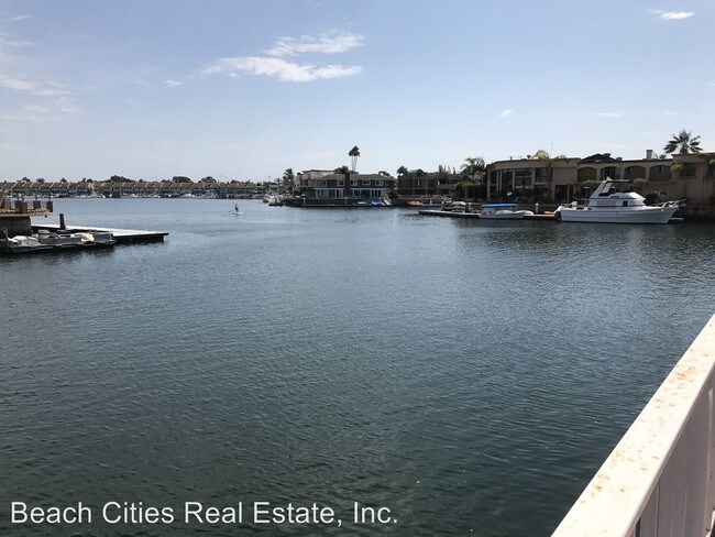 Building Photo - 16586 Ensign Cir