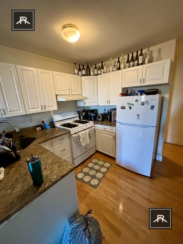 Foto del edificio - 4 bedroom in Brookline MA 02446