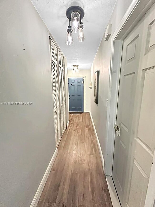 Foto del edificio - 8361 NW 24th Ct