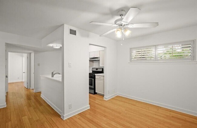 Foto del edificio - 2303 East Side Dr