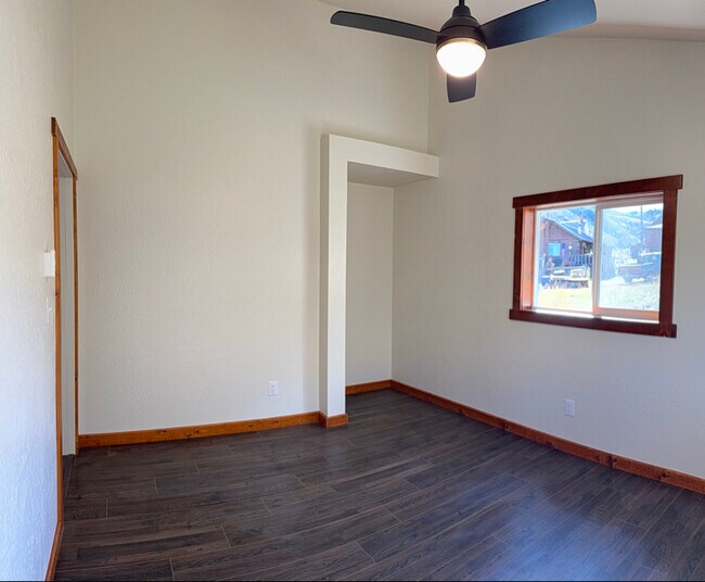 Foto del edificio - 278 Wickes Rd