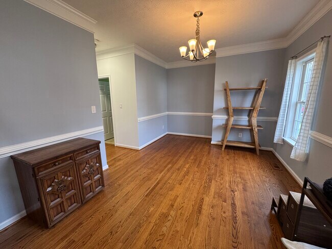 Building Photo - 307 Ludlow Dr