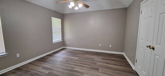Foto del edificio - Beautifully Renovated 3-bedroom 2 bath hom...
