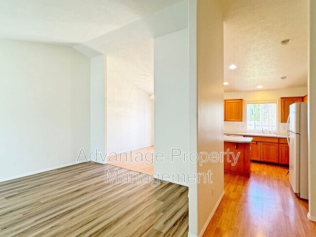 Foto del edificio - 1785 Cougar Ave SW