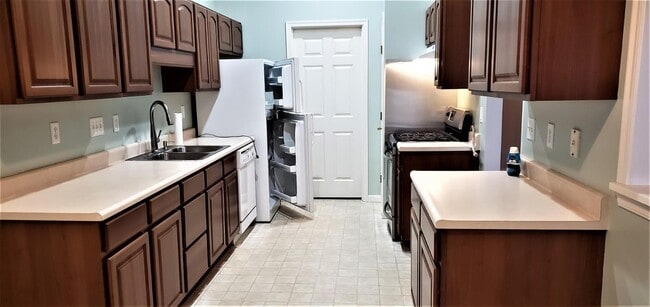 Kitchen (Similar) - 7978 Whispering Run Ct