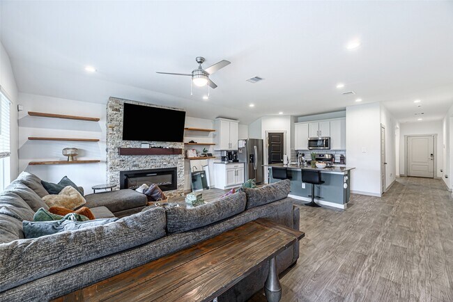 Foto del edificio - 246 Dusty Bridle Ln