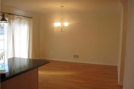 Foto del edificio - 619 N Ave Ext
