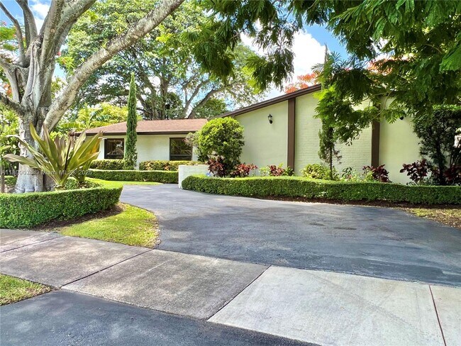 Building Photo - 7704 SW 139th Ct