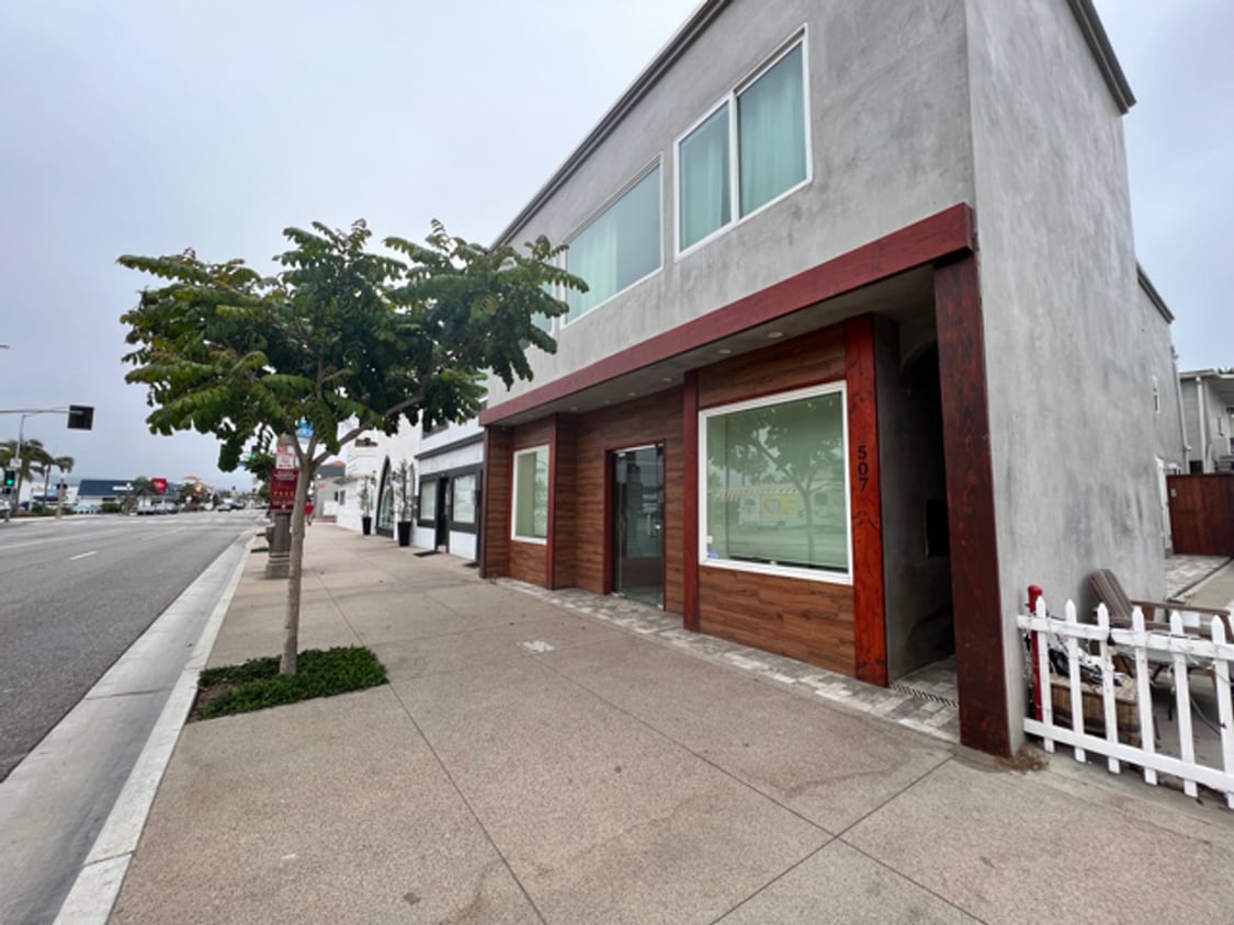 Primary Photo - 507 E Balboa Blvd