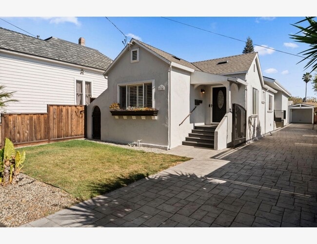 Photo - 674 E Julian St Apartment