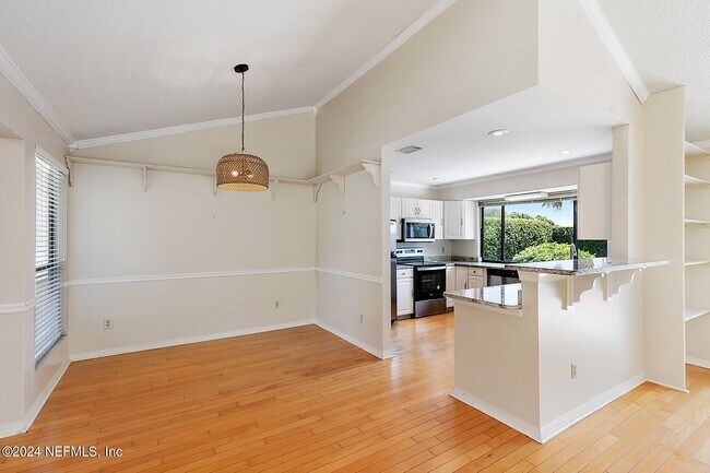 Building Photo - 2434 Burgundy Ct
