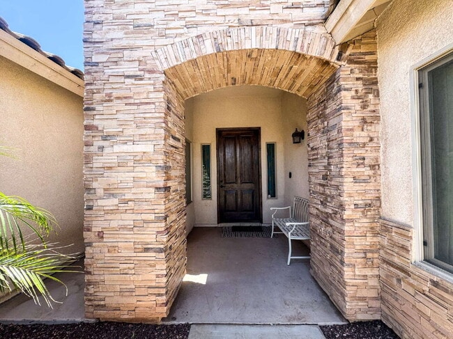 Building Photo - Stunning 4-Bed, 3-Bath Home in Sierra Montana