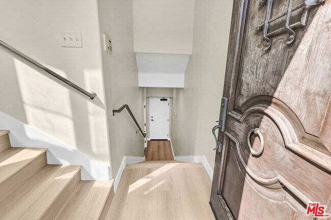 Foto del edificio - 3833 Huron Ave