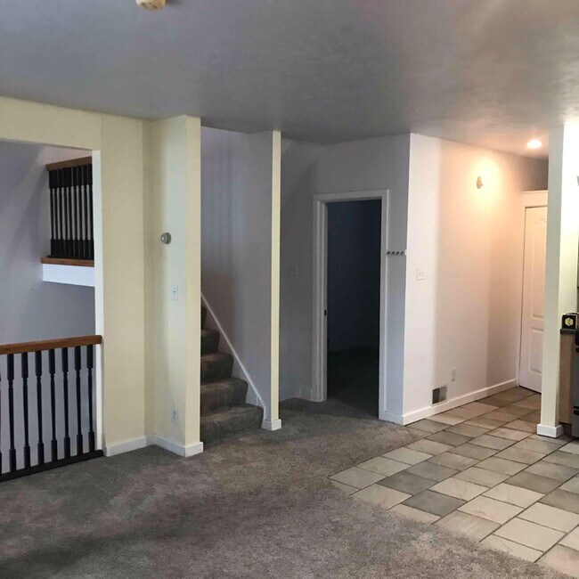 Building Photo - 1240 Denisonview St