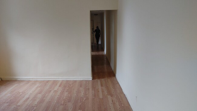 Building Photo - 80 Ravine Ave