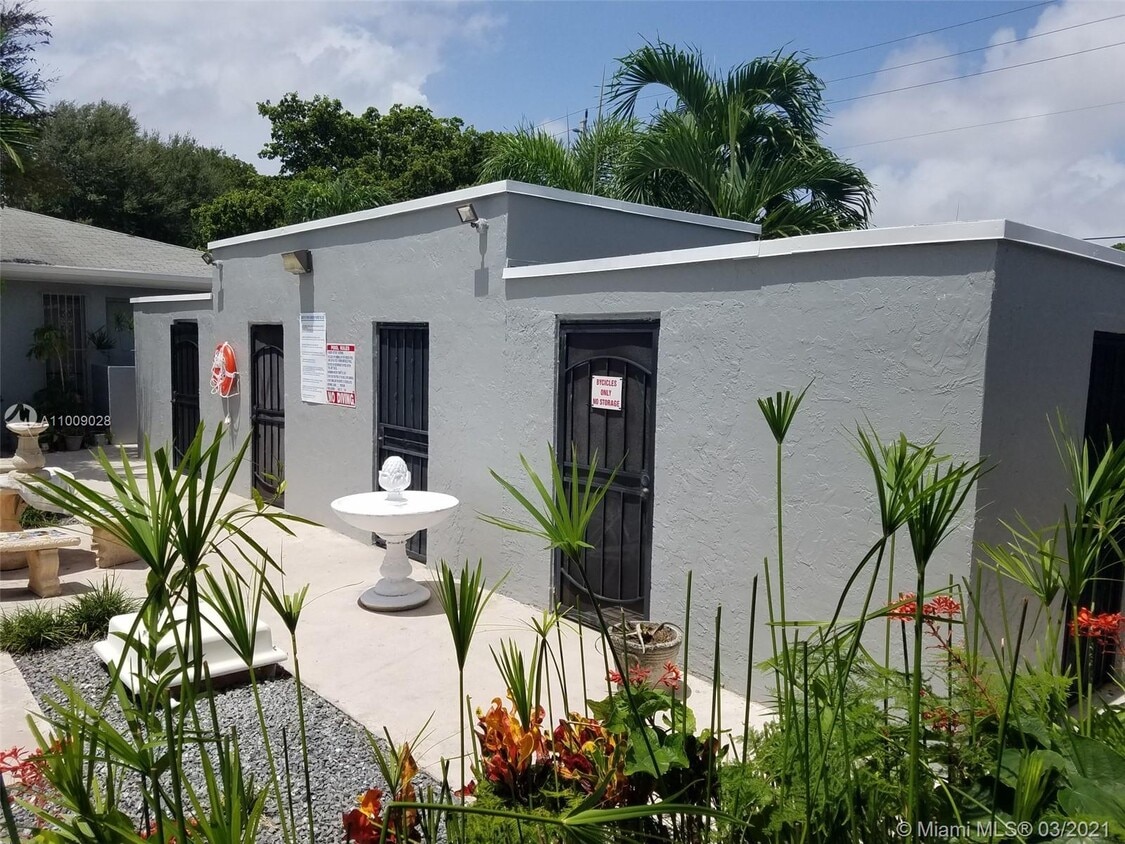 Building Photo - 3475 SW 1st Ave
