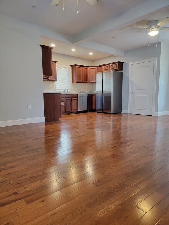 Foto del edificio - 946 Warren Ave