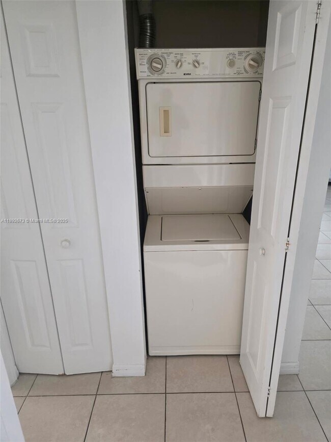 Foto del edificio - 11060 SW 196th St