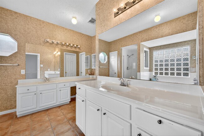Foto del edificio - 11931 McKinney Falls Ln