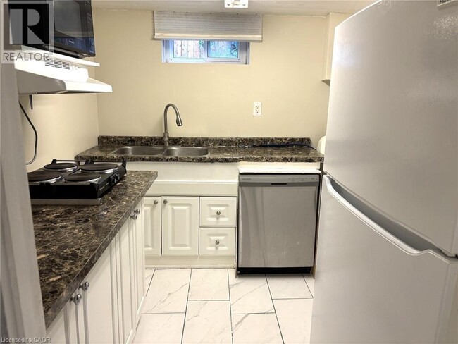 Building Photo - 32 Birchpark Dr