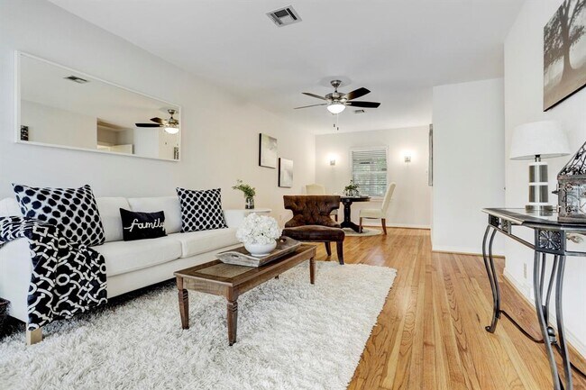 Foto del edificio - 1330 Richelieu Ln