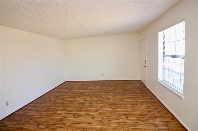 Foto del edificio - 511 W Oak St