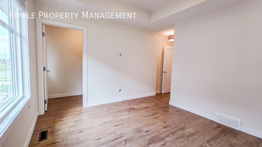 Primary Photo - Modern 3 Beds, 2.5 Baths TownHouse | 1 Pet...
