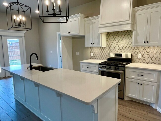 Foto del edificio - 4 Bed, 2 Bath NW Edmond Home in Deer Creek Schools