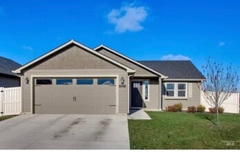 Building Photo - 698 Diamond Lake St