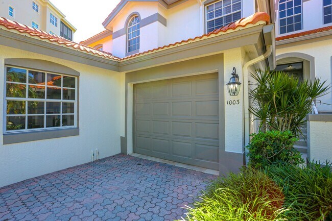 Foto del edificio - ***FULLY FURNISHED***VINEYARDS***3+DEN/3 B...