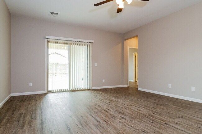 Foto del edificio - 25446 W Carson Dr