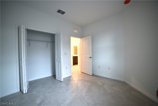 Foto del edificio - 2665 Vine Ave