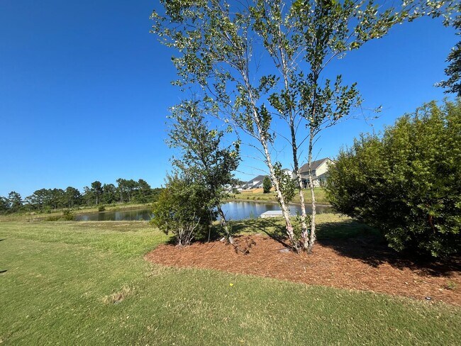 Foto del edificio - 7404 Springwater Dr