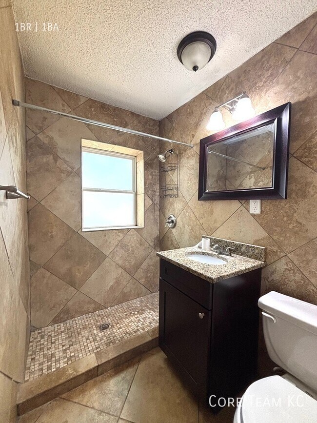 Foto del edificio - 4328 Roanoke Pkwy