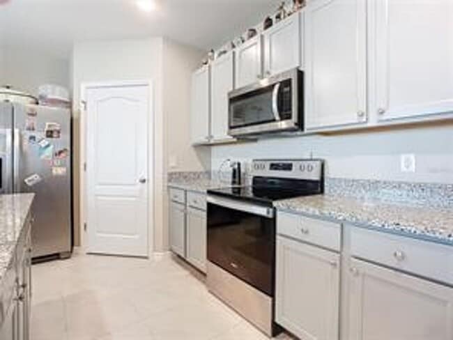 Foto del edificio - Grab this 4 bedroom home today!