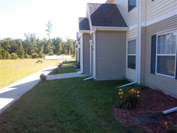 Building Photo - 3901 Hawks Ridge Dr