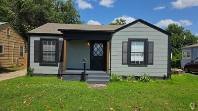 Building Photo - 1010 N Farra Dr