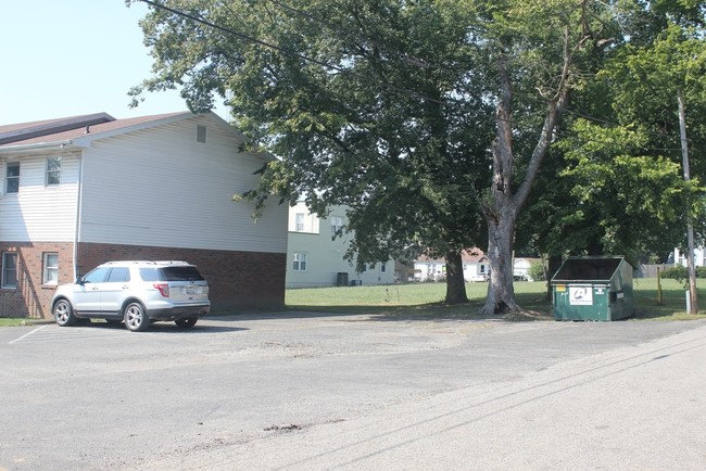 Foto del edificio - Elmwood Apartments