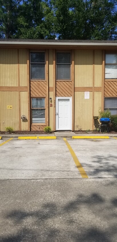 Primary Photo - 3450 Macklen Rd