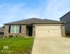 Building Photo - 245 Americana Dr